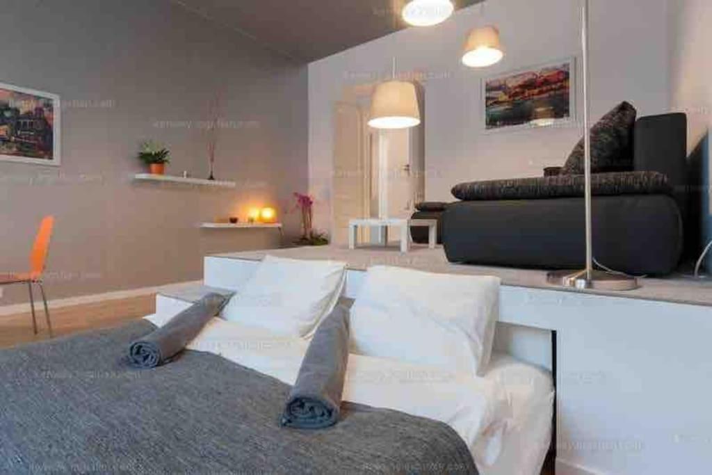 Downtown Oasis - Your Adventure Starts Here Apartament